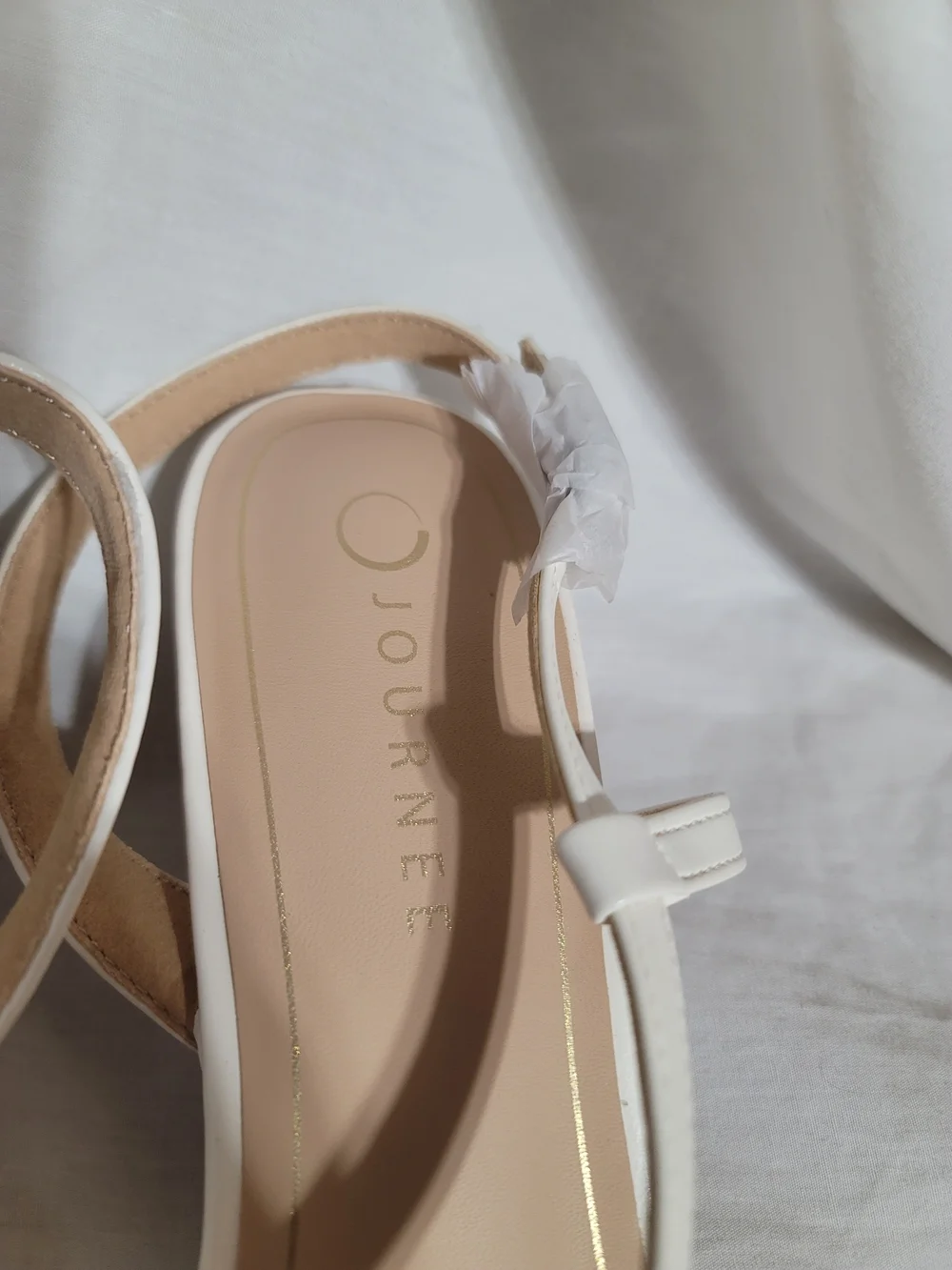 Journee Collection Jemry White Kitten Heel Sandals Size 12M NIB